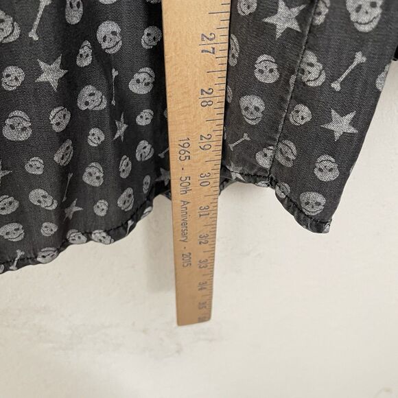 Italy Made Women XL Grey Skull Bones Oversized Button-Up Metallic Trim Skelton - Picture 8 of 8